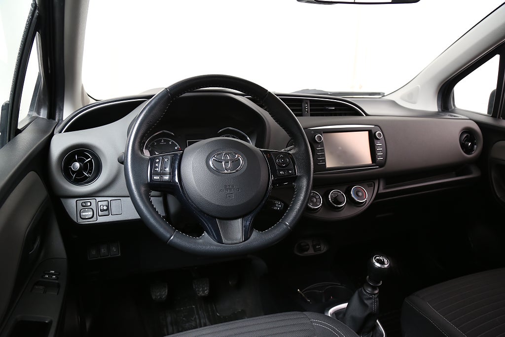 Toyota Yaris 1,5 VVT-iE Active 5-dörrar Bluetooth Kamera 2017