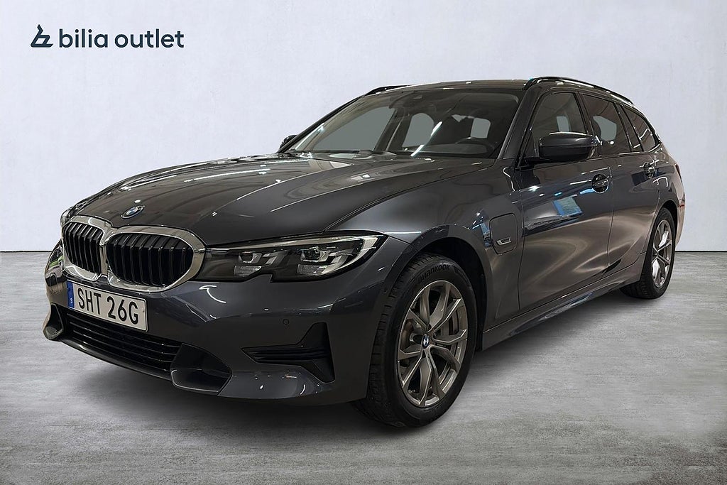 BMW 330e xDrive Touring Sport line / Navi / Drag / HiFi / Skinn
