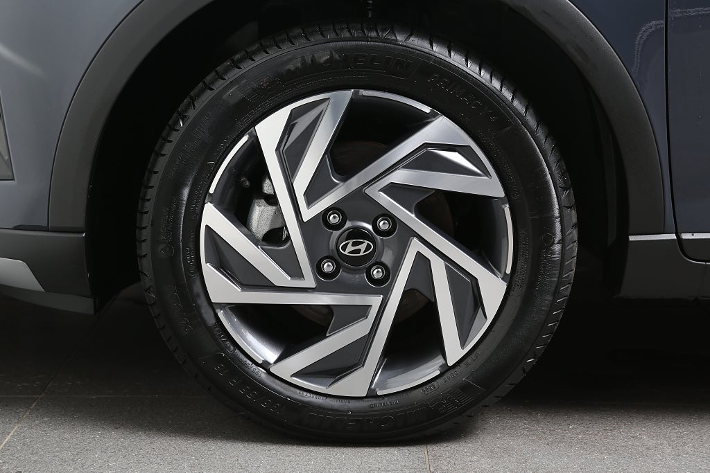 Hyundai Bayon Essential 1.2 MPi | Manuell | Moms | Låga mil 2025