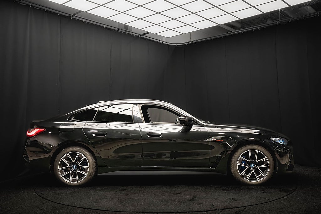 BMW i4 xDrive M Sport LASER LÄDER DRAG 360° HUD MOMS 1-ÄGARE