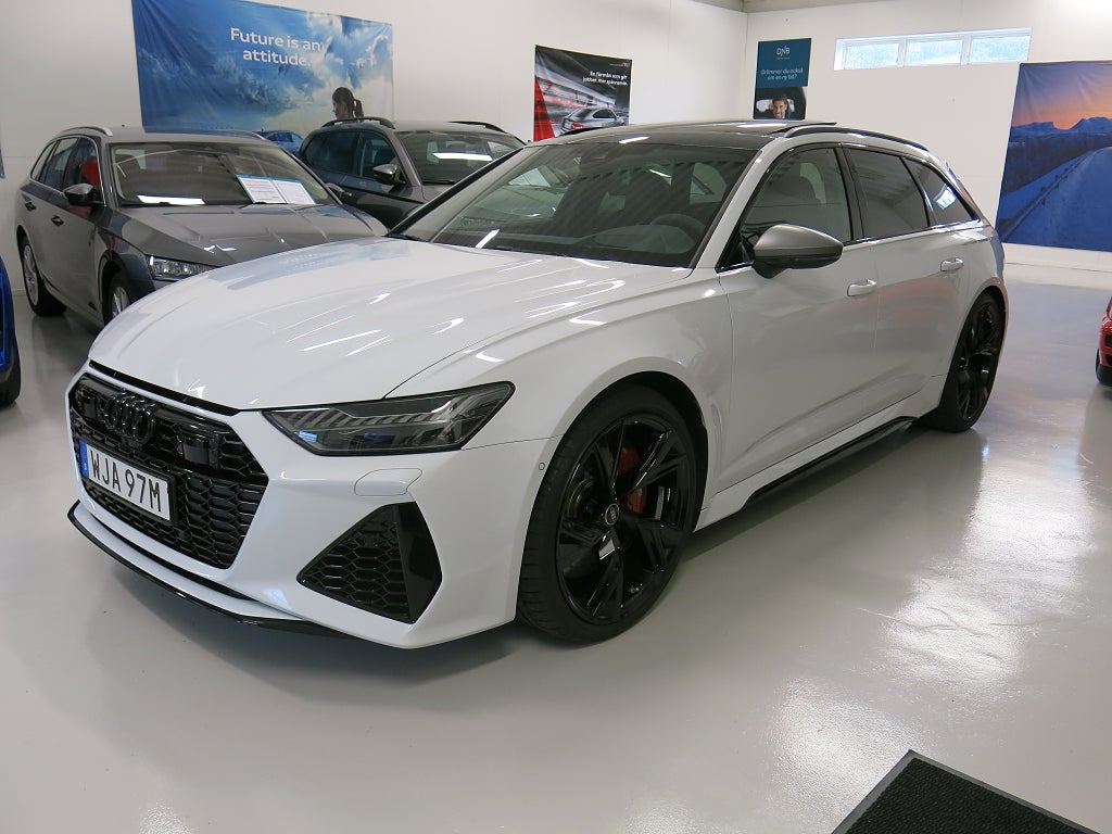 Audi RS6 Performance 630HK quattro 22" RS Design Rött //MOMS//