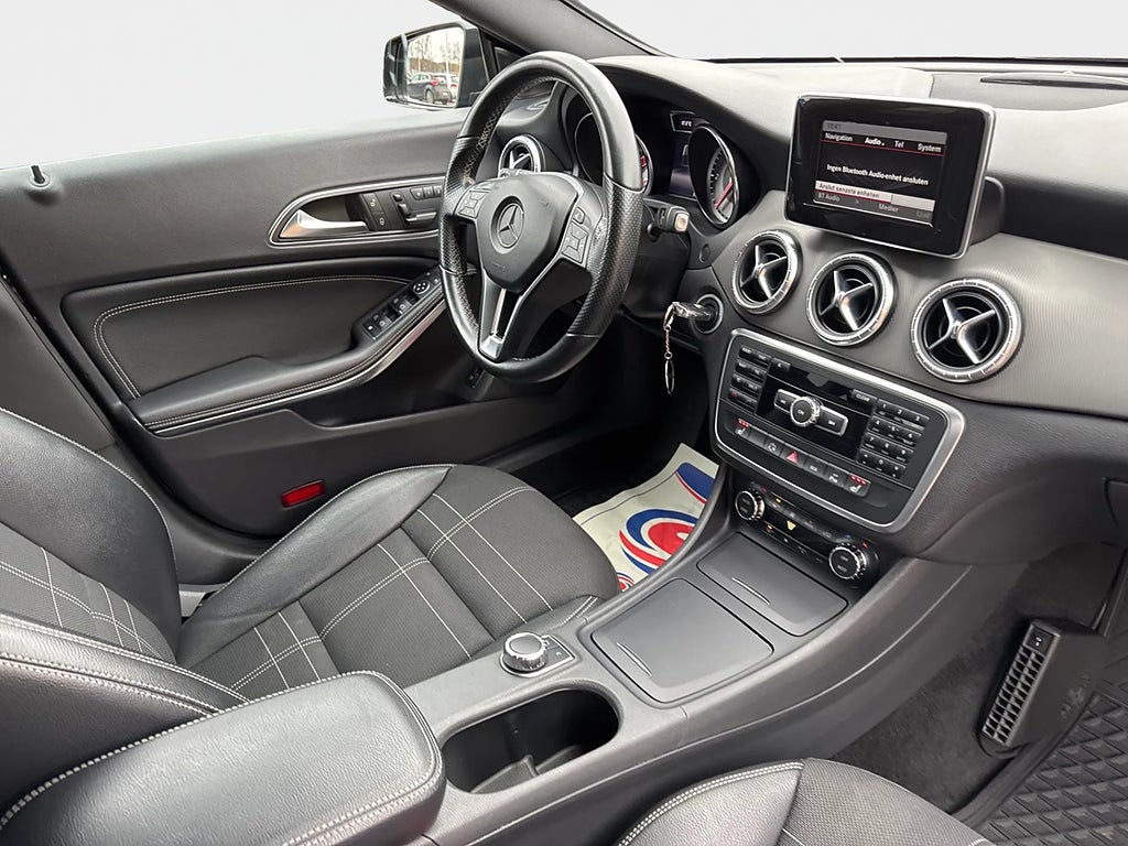 Mercedes-Benz CLA220 220 CDI 170hk Automat Urban Line Kamera 1224kr/månaden 2015, bild 23