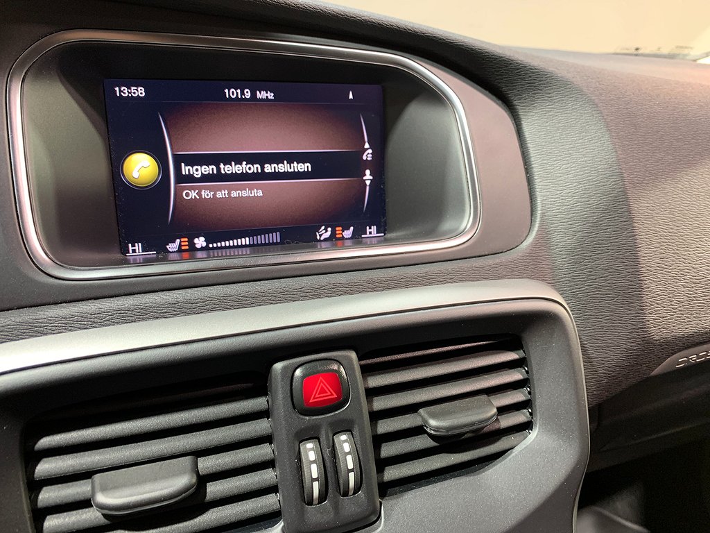 Volvo V40 Cross Country T3 Aut Kinetic Euro6 152hk | Värmare 2019