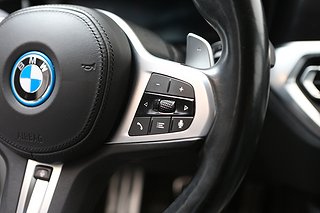 Kombi BMW 330e 16 av 25