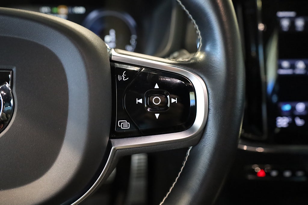 Volvo V60 Recharge T8 AWD 392hk R-Design Aut Kamera Leasbar