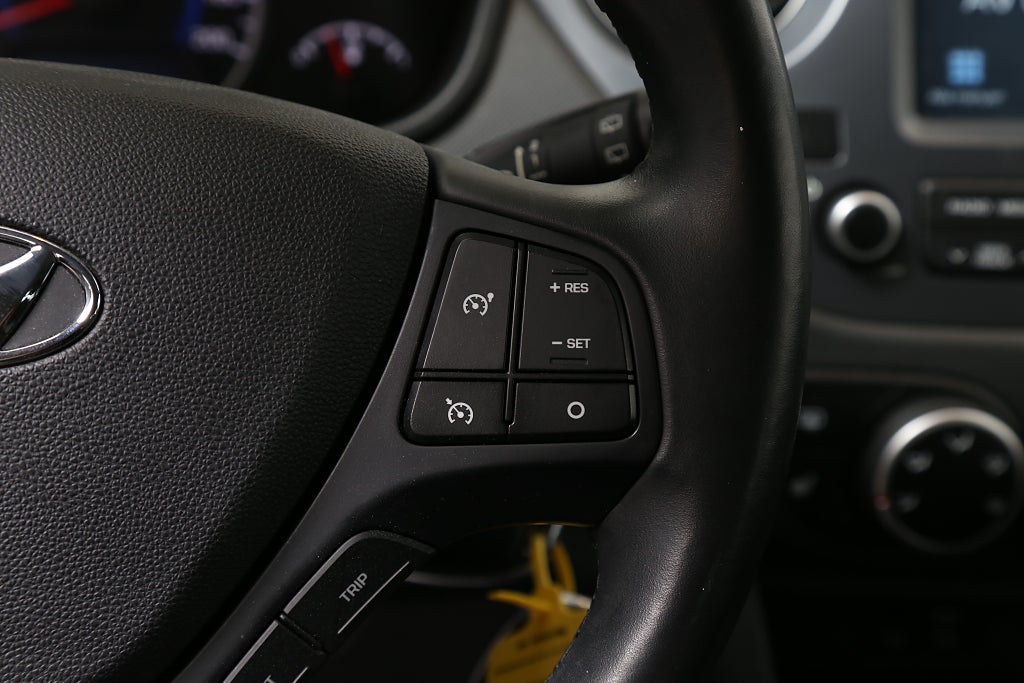 Hyundai i10 1,0 blue 67hk Trend CarPlay P-sensorer 2019