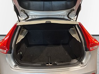Volvo V40 Cross Country D3 Momentum Värmare Psens S&V-däck