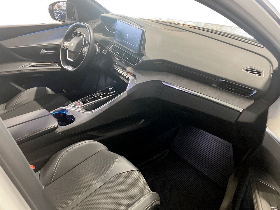 Bild på Peugeot 3008 GT 1.2 PT 130hk Aut B-KAMERA CARPLAY