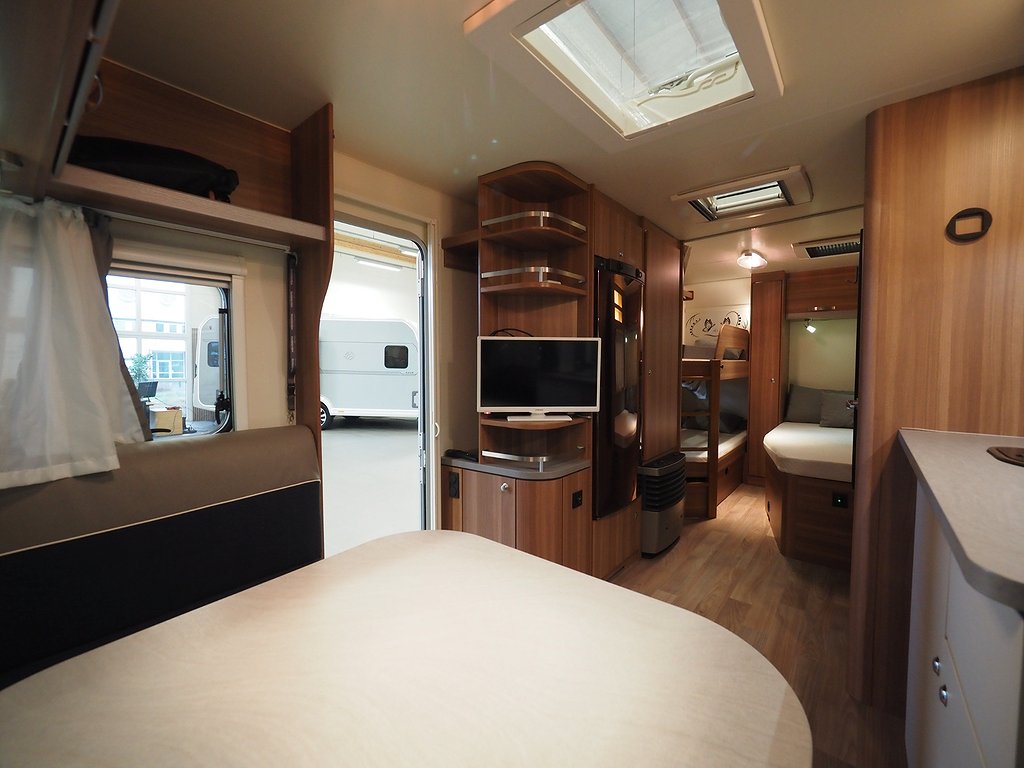 Weinsberg CaraOne 550 UK Påsmarkis Solcell Totalvikt 1700kg 2016