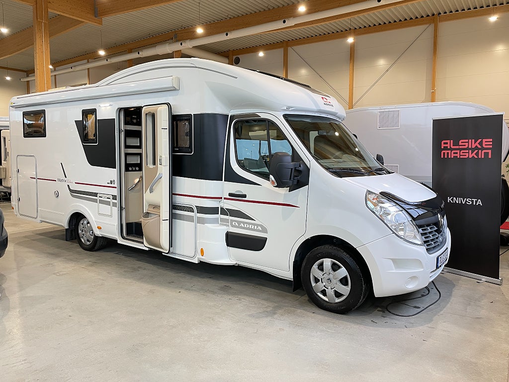 Adria Matrix Supreme 687 SL /ALDE/Solcell/Taksäng/Kedja/5 bältad/ 