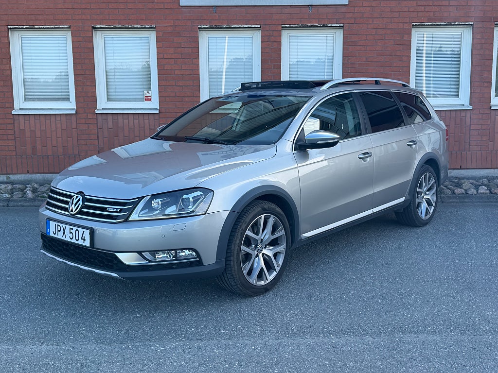 Volkswagen Passat Alltrack 2.0 TDI Automat 4Motion Pano B-kamera D-värmare Drag