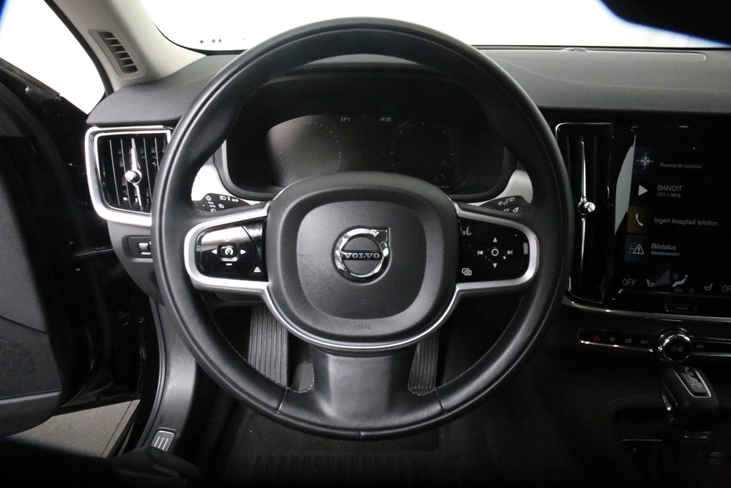 Volvo V90 D4 190hk Momentum Aut Navi VOC Drag 2021