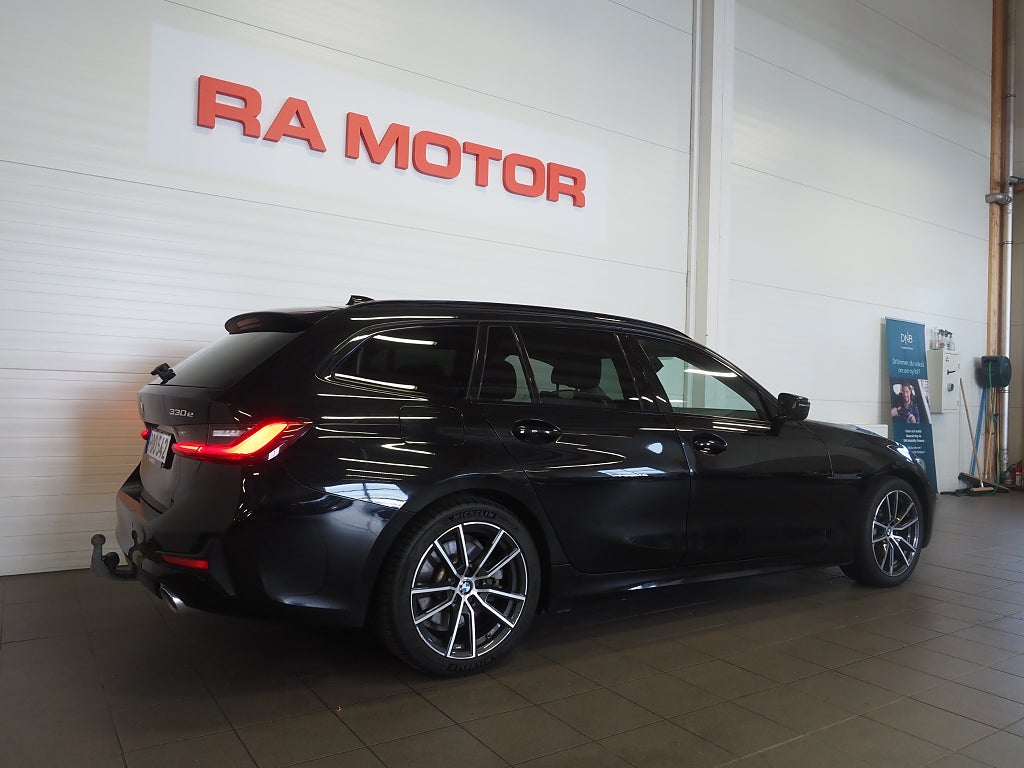BMW 330e Plug-in Touring 292hk Sport Line | Drag | Navi | 2021