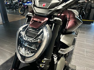 Ducati Xdiavel V4 /1mil/3,45%/Black Lava