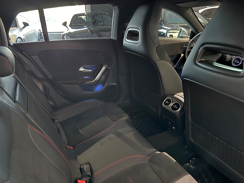 Mercedes-Benz CLA 200 AMG Sportpaket Premium Värmare 19tum - bild 15