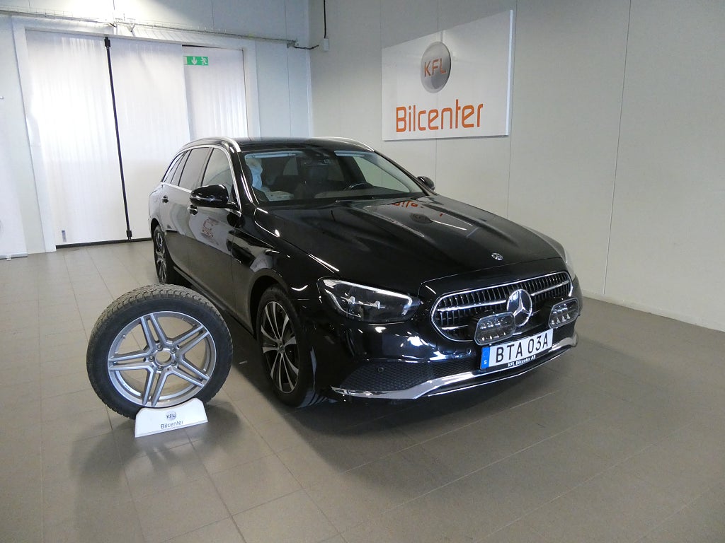 Mercedes-Benz E 300 T de 4M Avantgarde Pano-Skinn-Värmare-Drag-Kamera