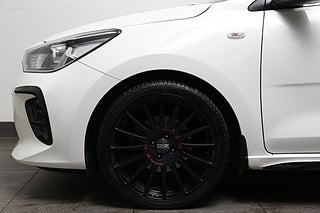 Halvkombi Kia Rio 8 av 23