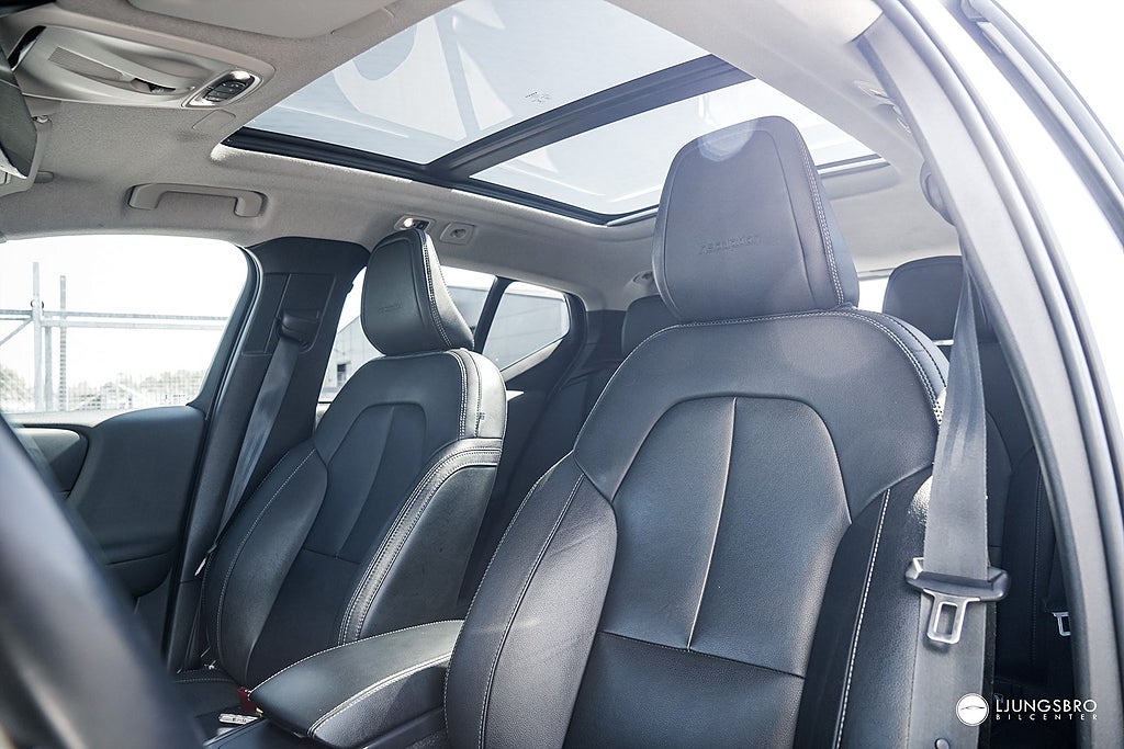 Volvo XC40 D4 AWD Inscription / Drag / Värmare / Pano / Skinn