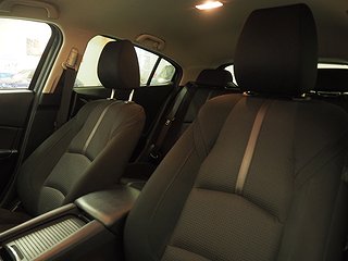 Halvkombi Mazda 3 14 av 19