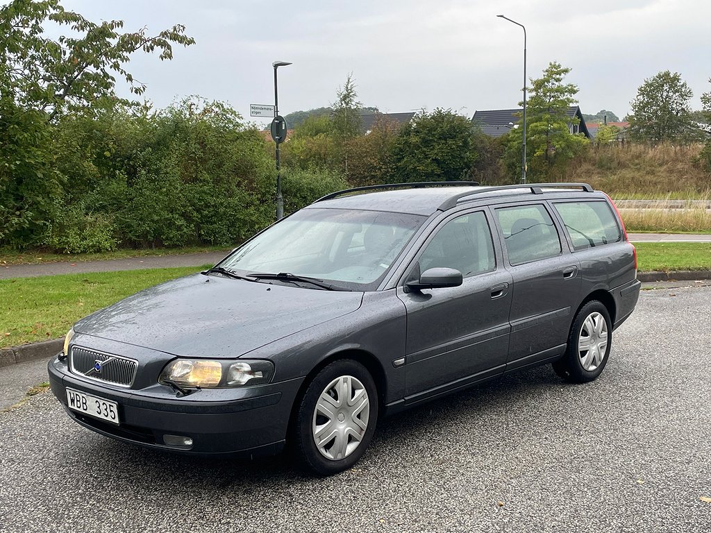 Volvo V70 2.5T Business | Dragkrok | Automat |