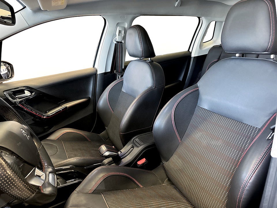 Bild på Peugeot 2008 GT-Line 1.2 PT 110hk Aut PANO 