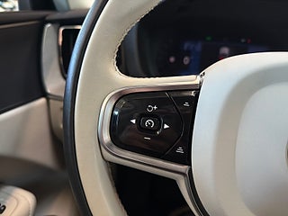 Volvo XC60 Recharge T6 AWD Plus Bright S&V-hjul/Drag/Skinn/Pano – bild 21