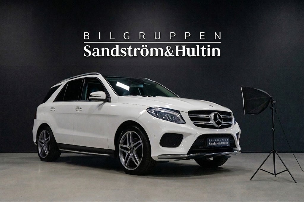 Mercedes-Benz GLE 350 d 4MATIC AMG / Panorama / Drag / Fotsteg/ Värmare