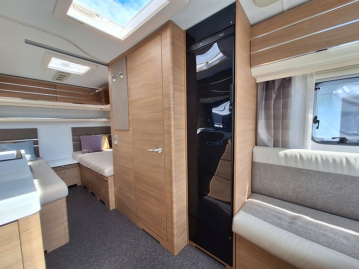 Adria Adora 502 UL Långbädd, 1 Ägare, Nytt Tält