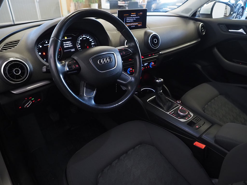 Audi A3 Sportback 1.6 TDI 110hk ultra | Bluetooth | PDC | 2015