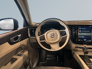 Volvo XC60 T5 AWD Geartronic Momentum Pro Edition/F.håll/Kamera/ – bild 9