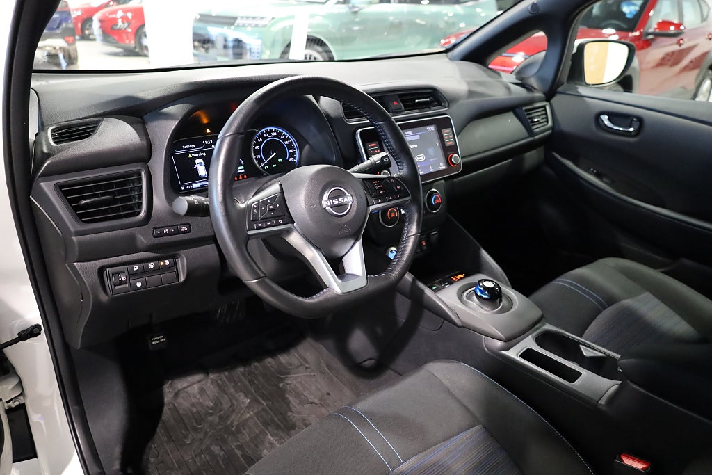Nissan Leaf Acenta 40 kWh Kamera CarPlay Rattvärme Keyless Leasbar