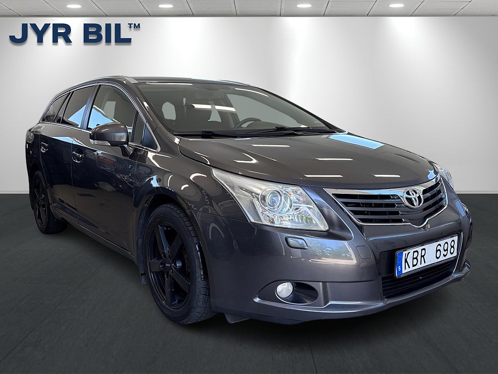 Toyota Avensis Kombi 2.2 D-4D Executive Keyless / PDC / 6-VXL