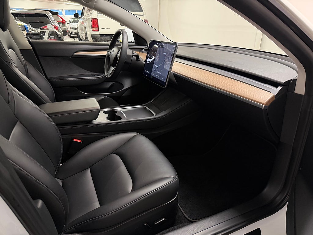 Tesla Model 3 2022 - miniatyr 9