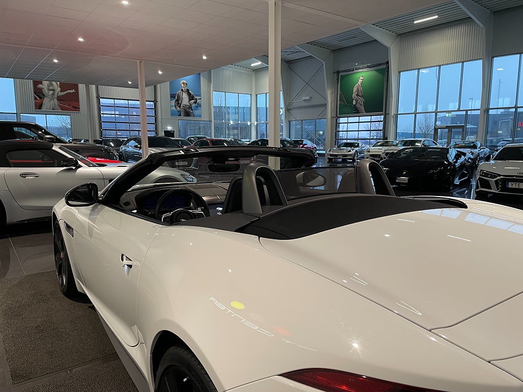 Jaguar F-TYPE 2021 - miniatyr 5