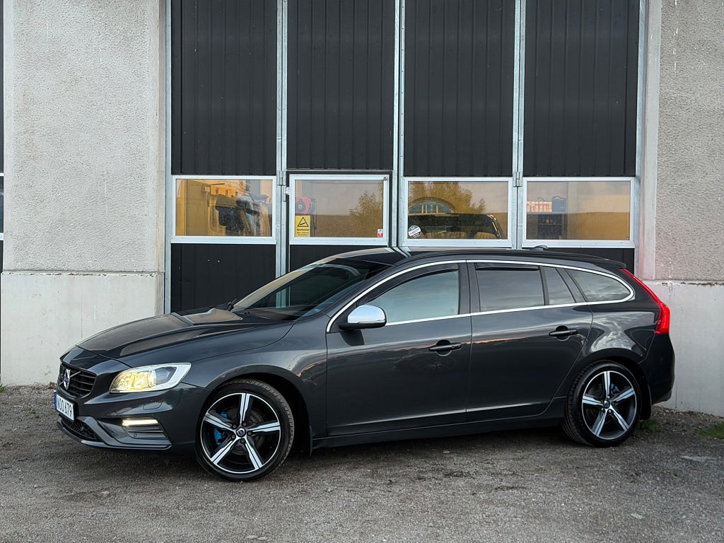 Volvo V60 D3 R-Design B-kamera Värmare Blis adaptiv Drag 