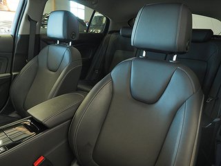 Halvkombi Opel Insignia 13 av 21