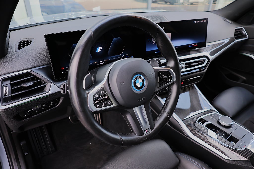 BMW 330e M-sport xDrive Touring Steptronic Drag