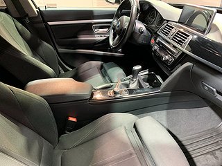 Halvkombi BMW 320s 17 av 27