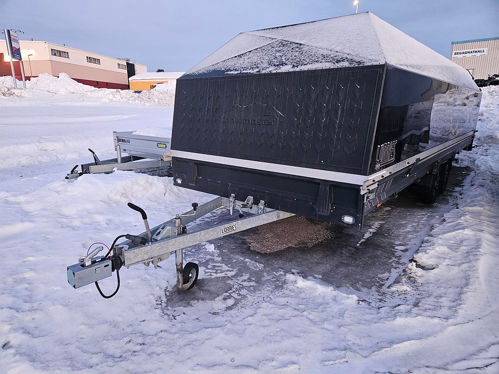 Lorries Snowmaster 695 i Black edition 2700kg fullutr demo  