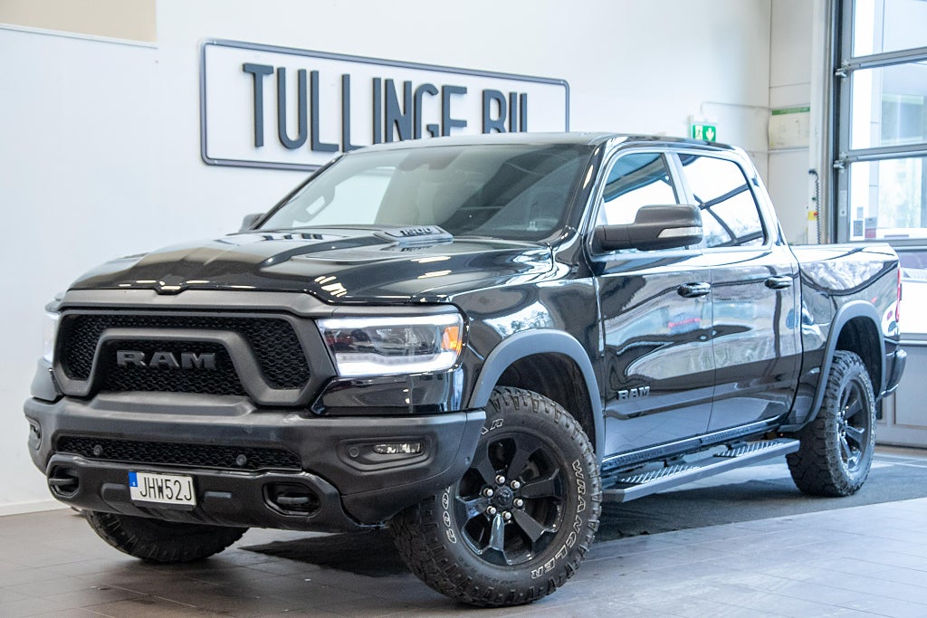 RAM 1500 CrewCab 5.7 V8 HEMI Rebel H/K Panorama Luft Drag MOMS 