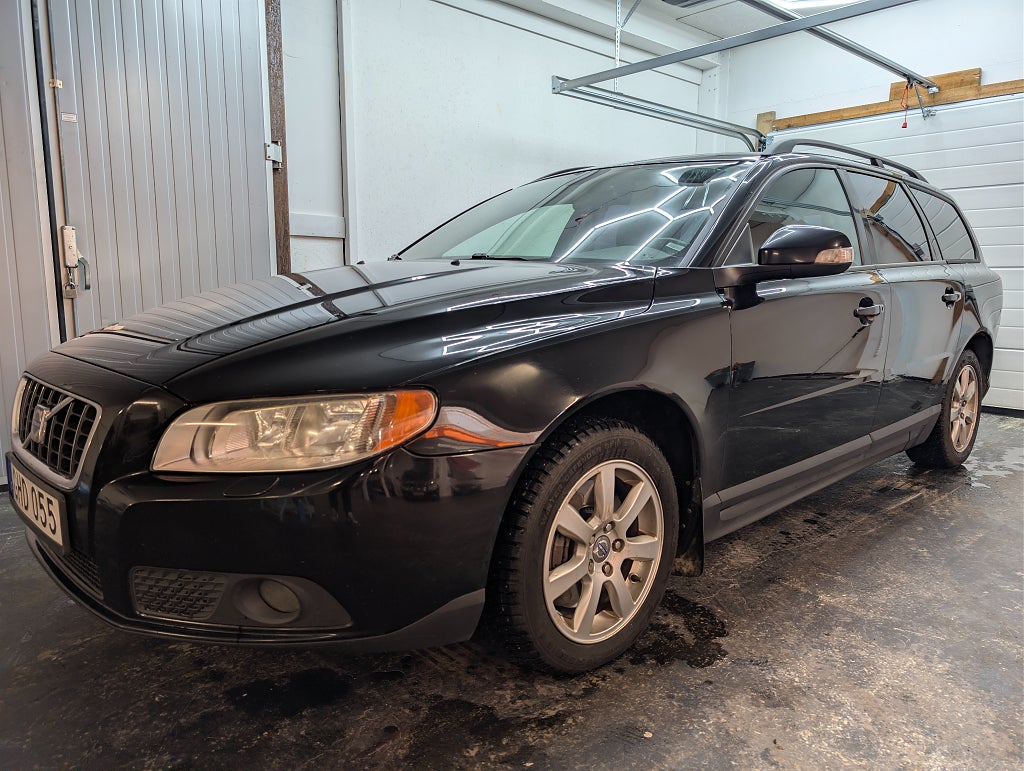 Volvo V70 D5 Geartronic Euro 4 gps/bluetooth*RESERVERAD*