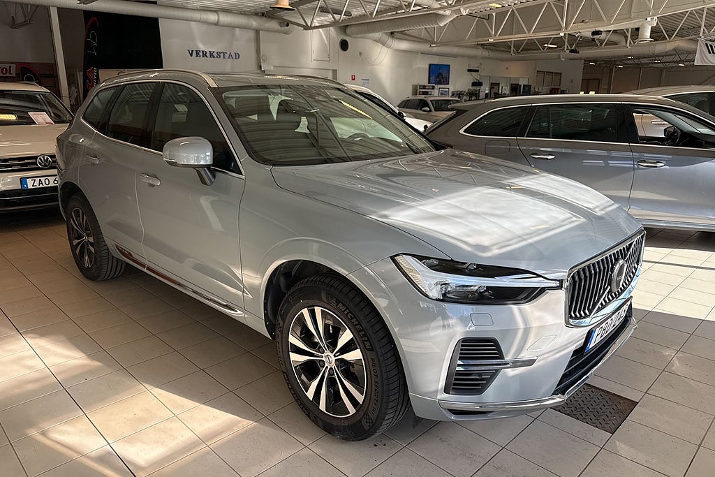 Volvo XC60 Recharge T6 AWD Aut Core Edition V-hjul Pano Kamera Nav miniatyr 2