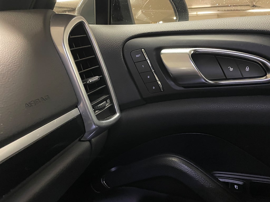 Porsche Cayenne S 2014 - miniatyr 17