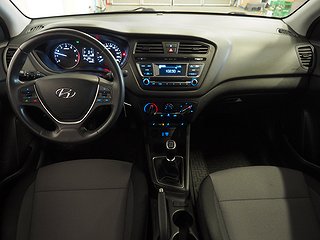 Halvkombi Hyundai i20 16 av 22