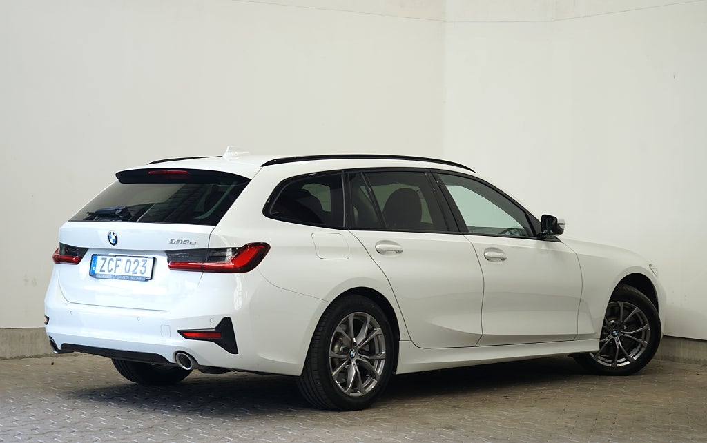 BMW 330e Touring Hybrid Carplay Navi 292hk