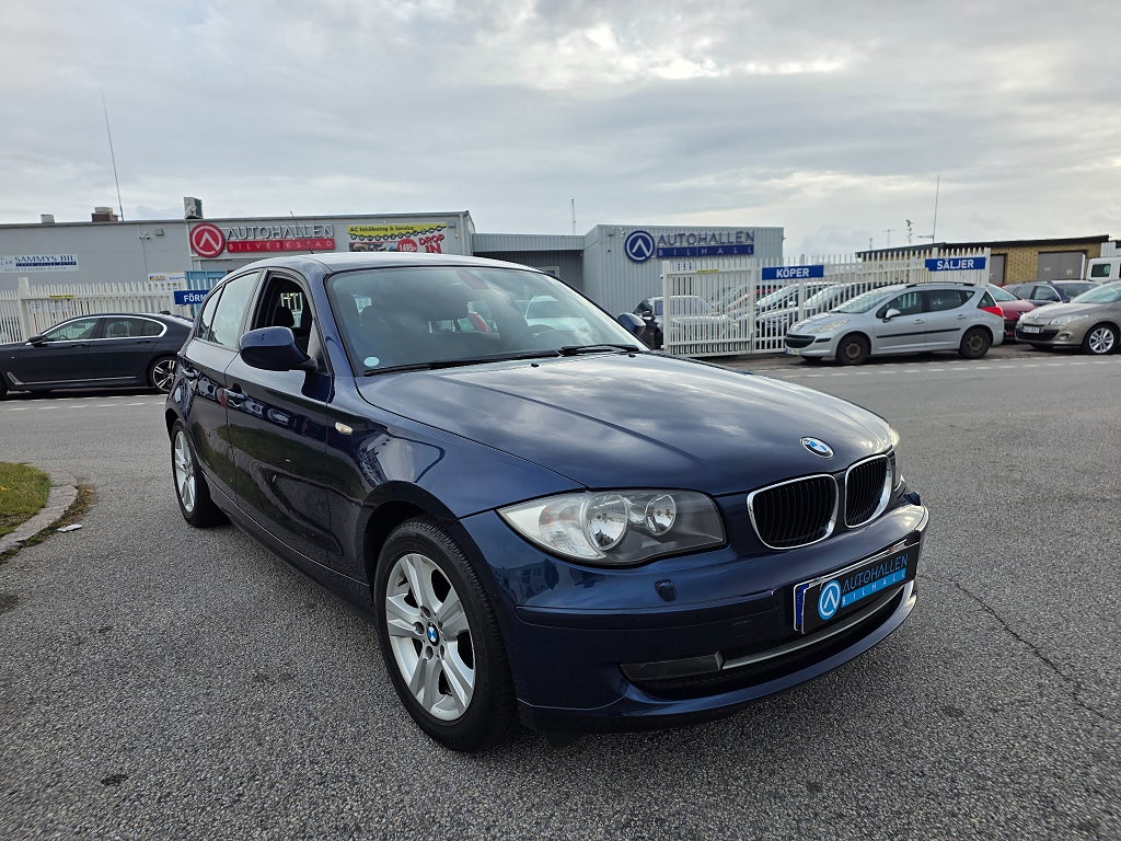 BMW 118I 5-dörrars Comfort 1 Års Garanti 0% Ränta 36 Mån
