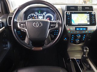 SUV Toyota Land Cruiser 12 av 28