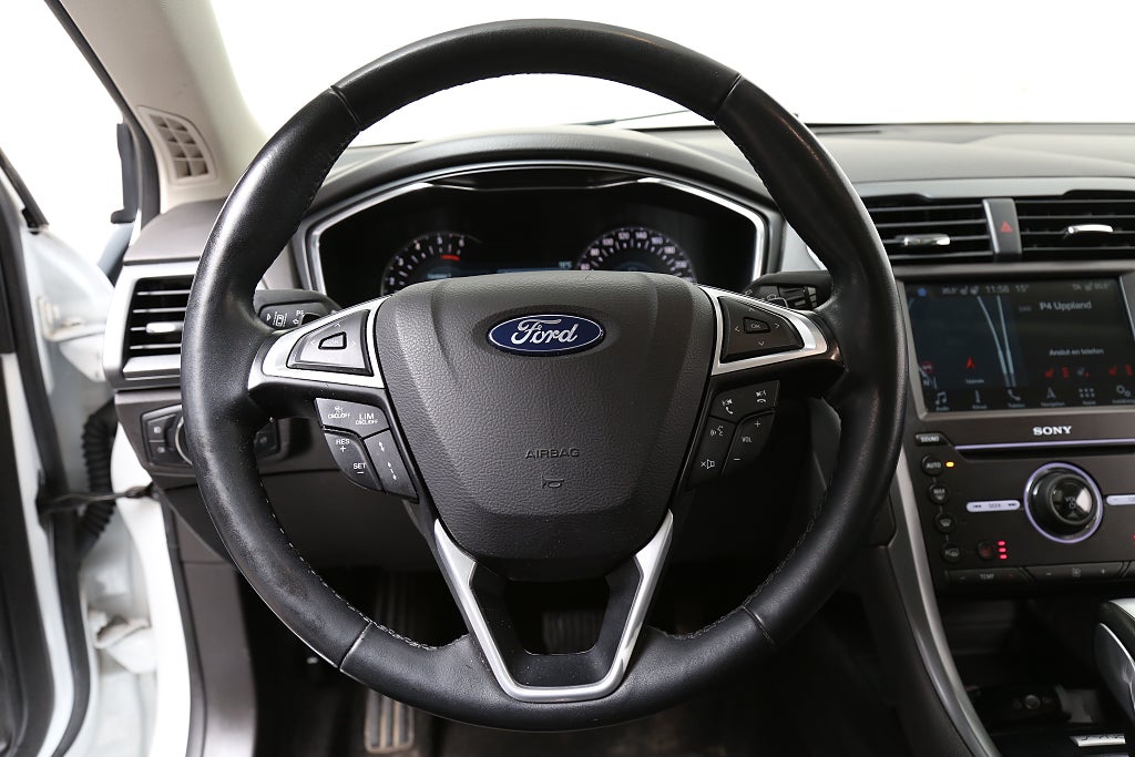 Ford Mondeo 2,0 TDCi 180hk Business Aut Kombi Panorama Värmare Drag 2018