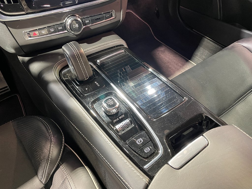 Volvo V90 Recharge T8 AWD Geartronic R-Design MOMS 2020