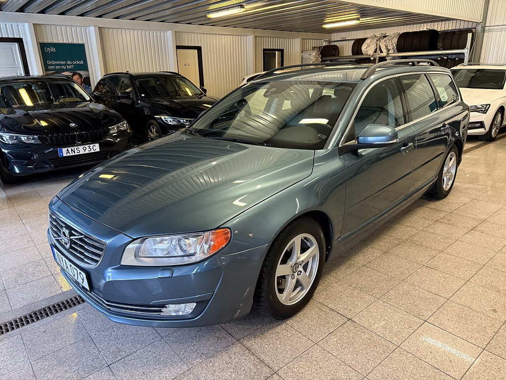 Volvo V70 D2 Momentum 115hk 2 ägare Låg skatt Värmare V-hjul